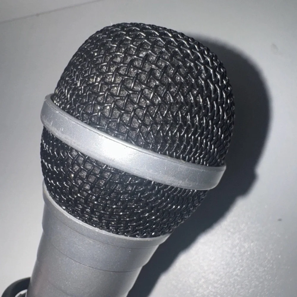 CES High Grade Professional Low-Noise Cable Microphone On Off Switch Silver